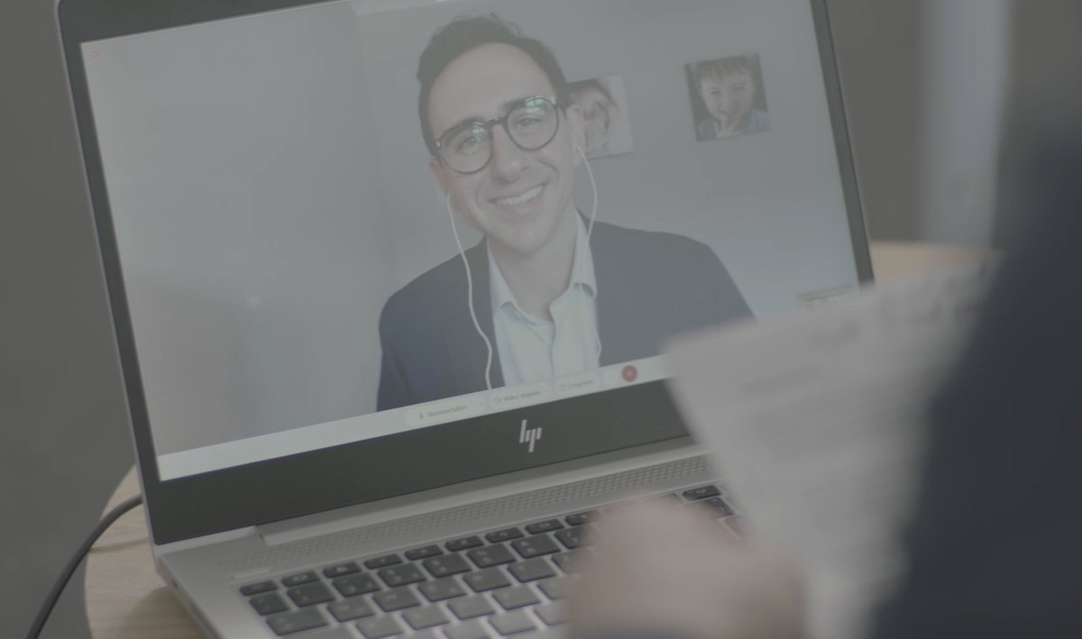 ING_Deutschland's tweet photo. Dan McCrum @FD erhält den #HSJP20 'Special Prize of the Jury for outstanding investigative journalism' und spricht mit @CSalewski über seine ausgezeichneten #Wirecard-Recherchen. https://t.co/JddCY54SMl