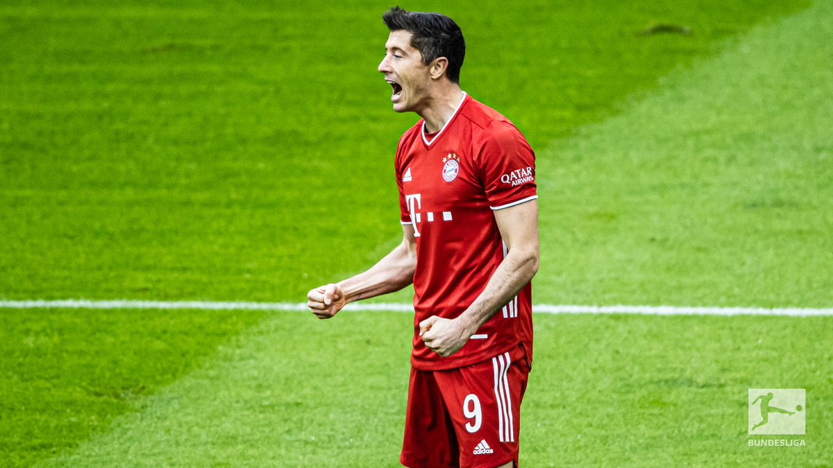 With 86% of his passes finding their target, <a href="/lewy_official/">Robert Lewandowski</a> leads all attackers in pass accuracy 💪

Is there anything this man can't do? 🤩