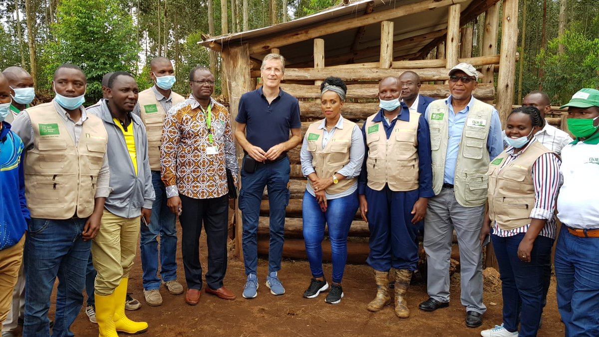 GERinBurundi's tweet photo. Visite des projets de coop. de l'UE et de ses États-Membres dans les pvcs. #Kayanza, #Ngozi, #Kirundo. Projet opéré par @WHHBurundi et #FondationStamm et #ODEB, soutenu par l'🇩🇪 a nettement amélioré la sécurité alimentaire selon les témoignages des bénéficiaires 🇧🇮. @burundikids https://t.co/lCFF0OnNkC