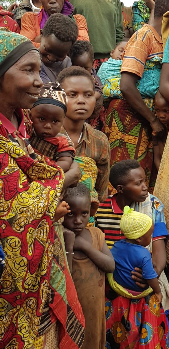 GERinBurundi's tweet photo. Visite des projets de coop. de l'UE et de ses États-Membres dans les pvcs. #Kayanza, #Ngozi, #Kirundo. Projet opéré par @WHHBurundi et #FondationStamm et #ODEB, soutenu par l'🇩🇪 a nettement amélioré la sécurité alimentaire selon les témoignages des bénéficiaires 🇧🇮. @burundikids https://t.co/lCFF0OnNkC