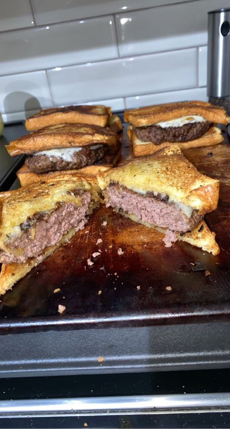 🍔🍔 FRISCO BURGER 🍔 🍔 
This is a beef patty with cheese and sautéed onions with our bbq glaze on toasty bun!! 
Improved menu coming tonight!!