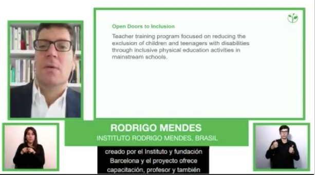 ZeroProjectLat's tweet photo. #RodrigoMendes, #InstitutoRodrigoMendes: “Los profesores son actores de transformación, incluyendo a los estudiantes en la creación de las clases, no desde un punto de vista competitivo, sino colaborativo”.Sala 1, Sesión Educación no formal inclusiva. #ZeroCon20 https://t.co/lQA5liw8QW