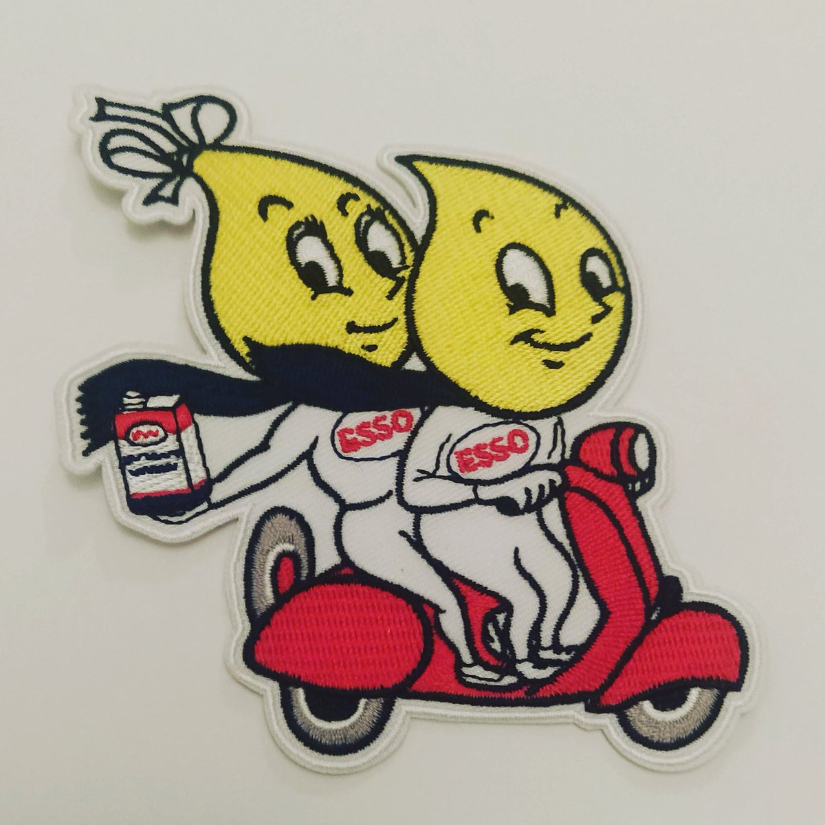 ScooterUpBCN's tweet photo. Vespa Esso patch
•
orders by private message
•
•
#vespa #vesagram #vespalovers #scooteristcrazy #scooterupclothing #scooterboy #scootergirl #vespapiaggio #vespapx #vespapatch https://t.co/CdnR1zrCGl