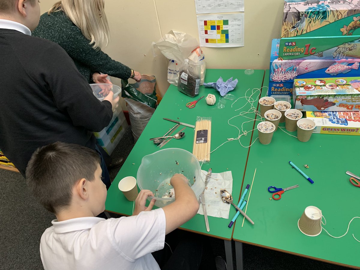 MrRMckenzie1's tweet photo. STEM time involved us making bird feeders for our playground and outdoor areas! #responsible #winteriscoming #globalgoal #GG14 @woodside_school @woodsideeco https://t.co/lENgLg1oGV