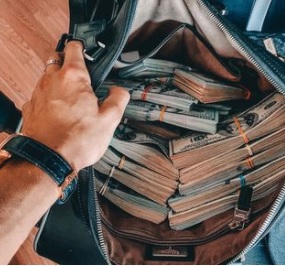 Don't miss the opening of a new telegram bot! 100% real
From the creators of Pro Blockchain channels and Vladislav Steshenko!
t.me/pro_airdrop_bo…

🥇 In the first promotion, powerful prizes: IPhone 12 PRO / PS5 / XBOX Series X / Ledger / Trezor / BTC / ETH