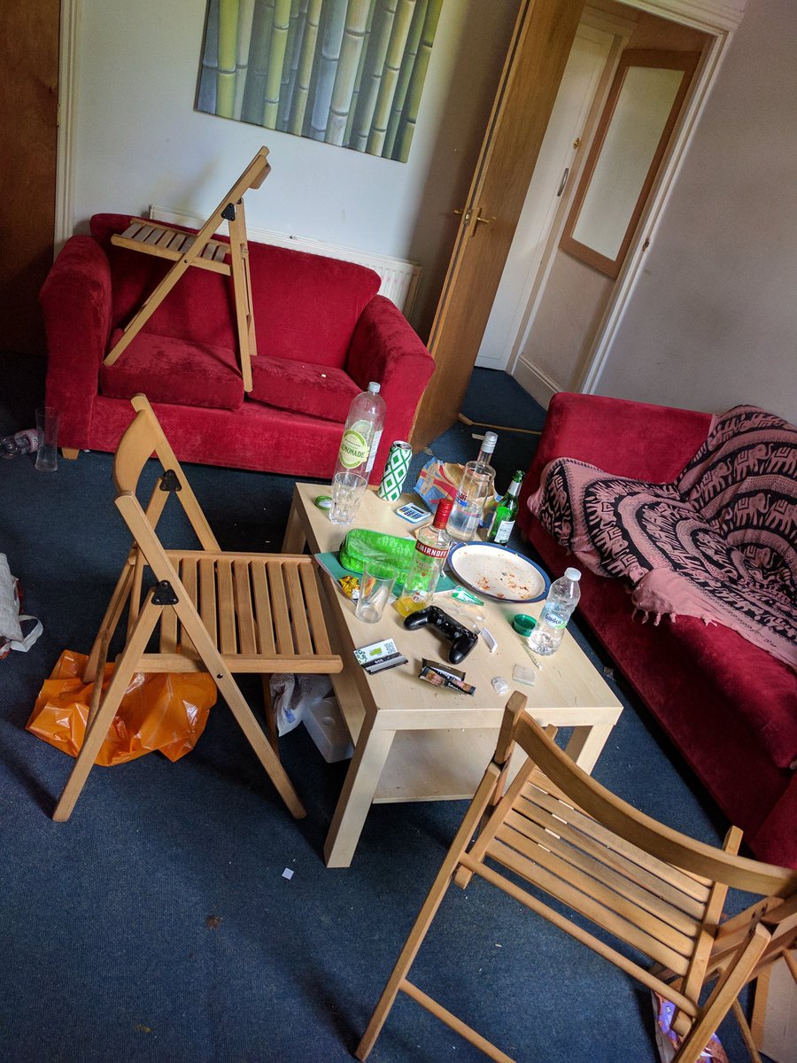 Marcus_PB97's tweet photo. Show me a more perfect encapsulation of an all boys student house than this masterpiece https://t.co/44TaZJzasm