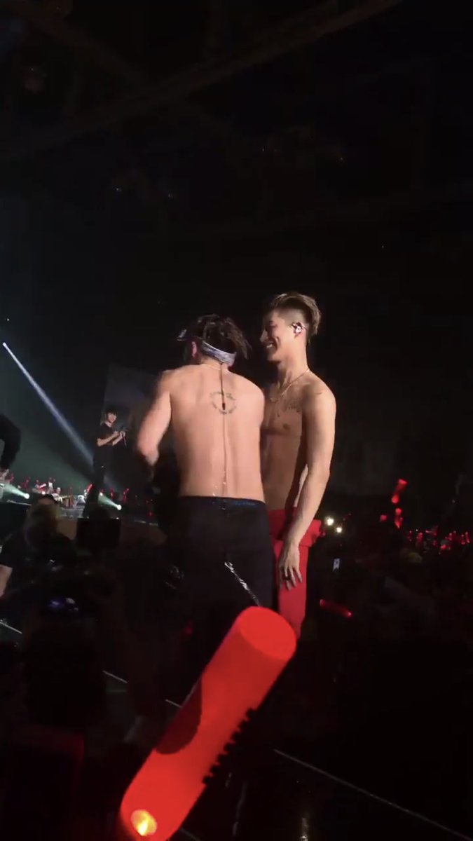 𝐢𝐊𝐎𝐍 𝐀𝐁𝐒 𝐚 𝐭𝐡𝐫𝐞𝐚𝐝 ; @YG_iKONIC  #iKON  #아이콘