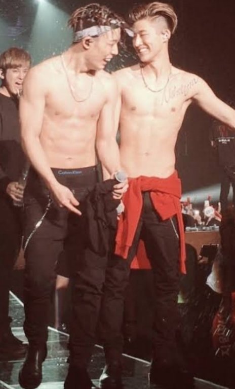 𝐢𝐊𝐎𝐍 𝐀𝐁𝐒 𝐚 𝐭𝐡𝐫𝐞𝐚𝐝 ; @YG_iKONIC  #iKON  #아이콘