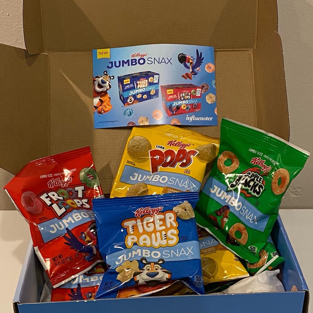 InThebeautymix's tweet photo. Convenient and delicious. Jumbo size is perfect so there’s no itty pieces all over the place. #JumboSnax #contest #complimentary @KelloggsUS @Influenster https://t.co/Oje9a7hilw