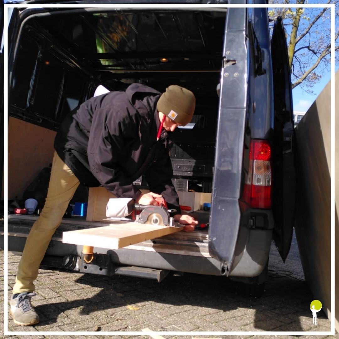 Work in progress!

Wij zijn niet alleen goed in groene daken met zonnepanelen. Naast dakwonderen zijn wij ook ijzersterk in klussen in de bus!

Wilt u deze bus ook bij u zien verschijnen voor een adviesgesprek? Neem dan contact met ons op voor meer informatie!

#klussen #advies