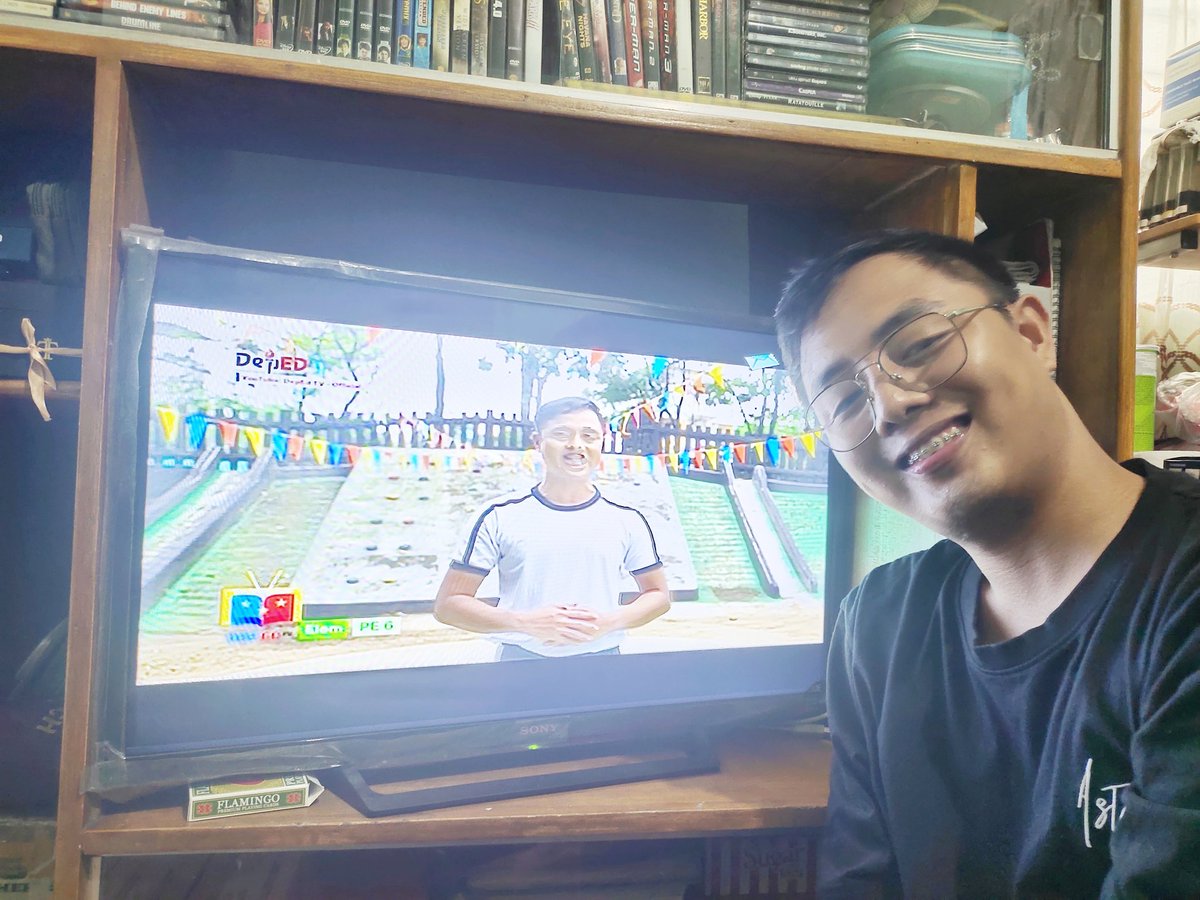 IamJUANBrights's tweet photo. When you see yourself in TV! 😁😂

Thanks to everyone who watched. See you on the next episodes. ❤️🥰

#JUANderfulDayOfLearning
#DepEdTV
#SulongEdukalidad
#TeacherBroadcasters 
#DepEdPH https://t.co/YOb4bq2DDP