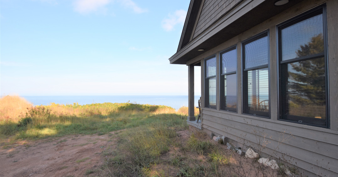 KwaterskiInc's tweet photo. Check out this beautiful home on the shore of Lake Superior! This home features Ponderosa pine trim, White Oak staircase and flooring, and Select Satin Cedar paneling in the great room and sun room.  

#pinepaneling #cedarpaneling #whiteoakflooring #prefinishing https://t.co/QgbxPhyNz1