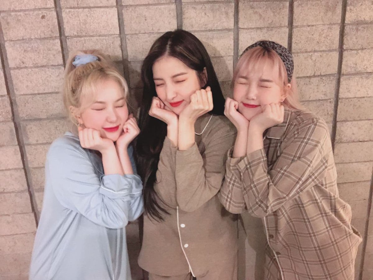 GFRDofficial's tweet photo. [📺 #여친Now]
야심한 밤🌃부터 찬란한 해🌞가
떠오르기 전까지‼️  #여자친구 #GFRIEND 는 
#MAGO 💖마고 파티🎉 중 💜💙

지금 이 순간🌵을 즐기고 싶은 #버디 라면,
거기서🚆맴돌지만 말고🙅 ♀️
💤#아빠안잔다 에서 소란해진 밤🌙을
맞이해볼까요~?

▶️ https://t.co/bFZVDGHuRG https://t.co/NtW26v09PE