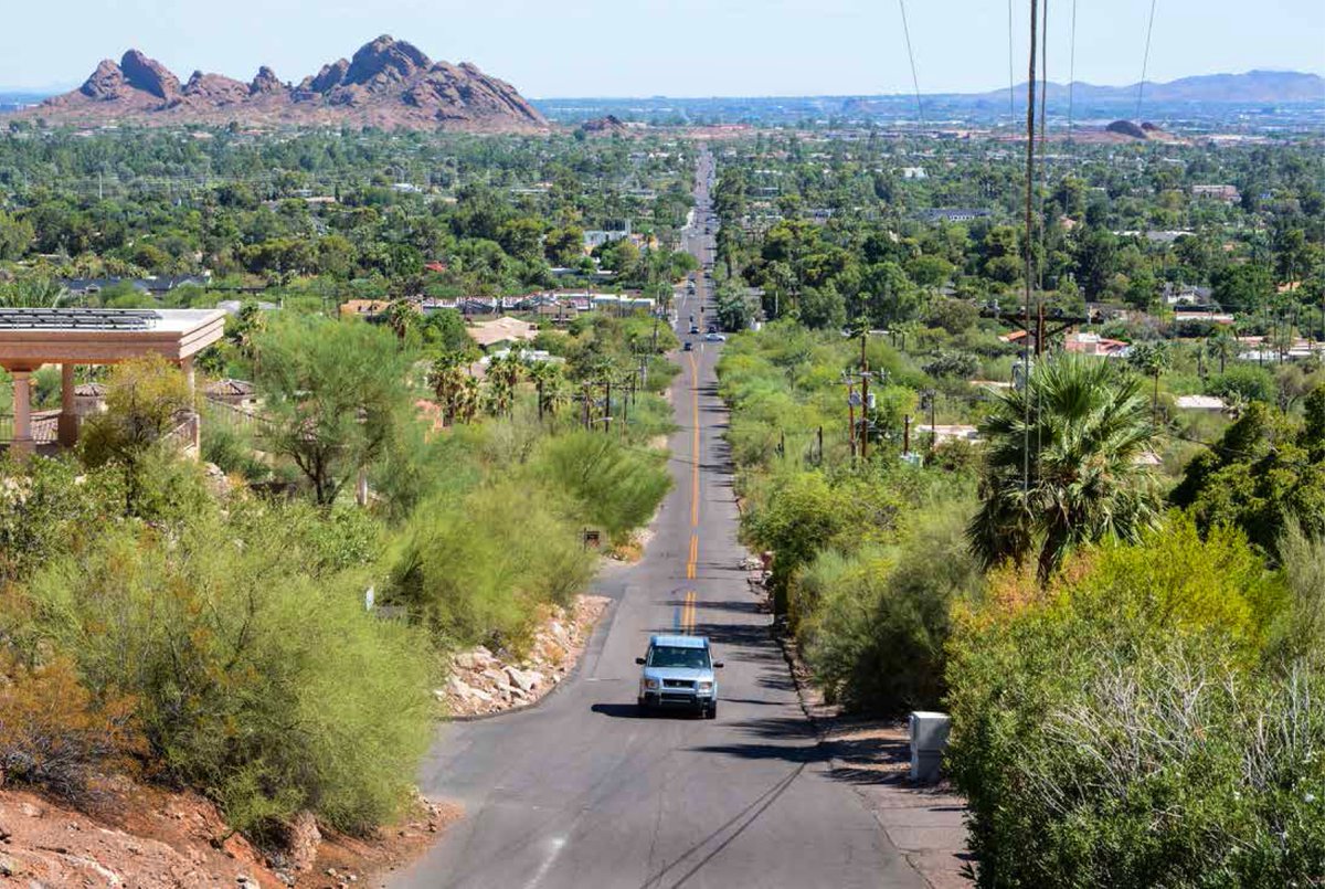 CityofPhoenixAZ's tweet photo. In today's #NovembertoRemember we look south at #1920s 56th St. north of Camelback Rd. and a recent view. Land was subdivided back in 1919 into 5 and 10 acre lots. Look to Phoenix Past and Present for a book with more images like this.
#Phoenix #PHX #PhoenixHistory #oldphoenix https://t.co/HonIVHwcG7