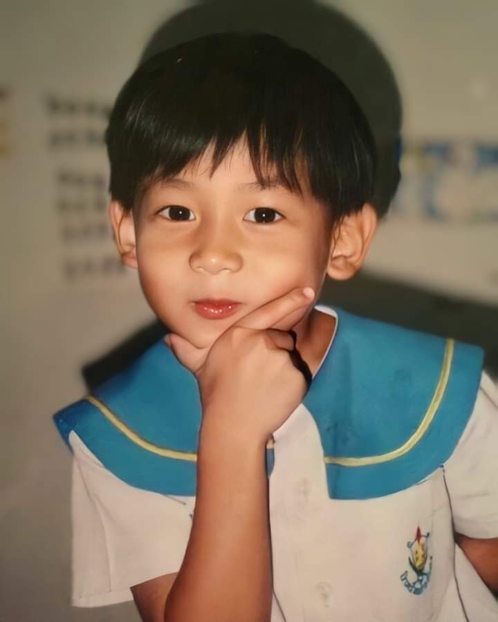 akemi_akelia's tweet image. Then                               and Now
We are so proud of you BamBam!!💚
#BamBam