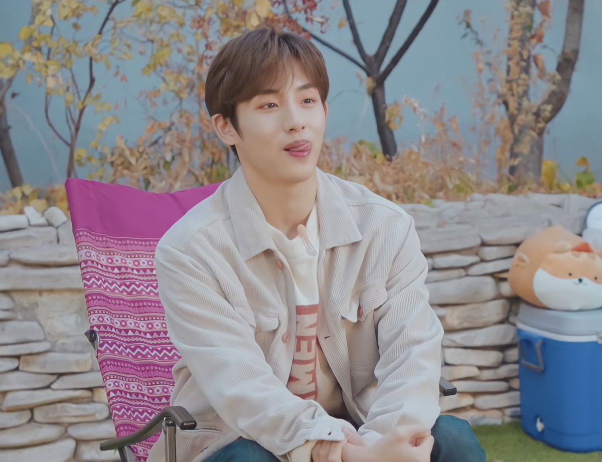 เลือกคนที่เค้ารักเรา มันยากตรงไหนวะ? 
: เลือกไม่ได้คับ