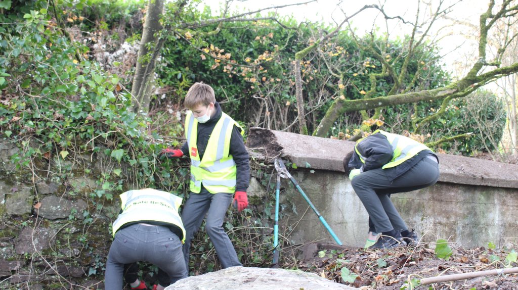 rococork's tweet photo. After 5 weeks of hard work, today was the last day of the Community Action Project in Rochestown. Well done Mr Weldon, Ms Heaslip and all in 4A who took part! #tidytowns #communityactionproject https://t.co/3NigXij3qY