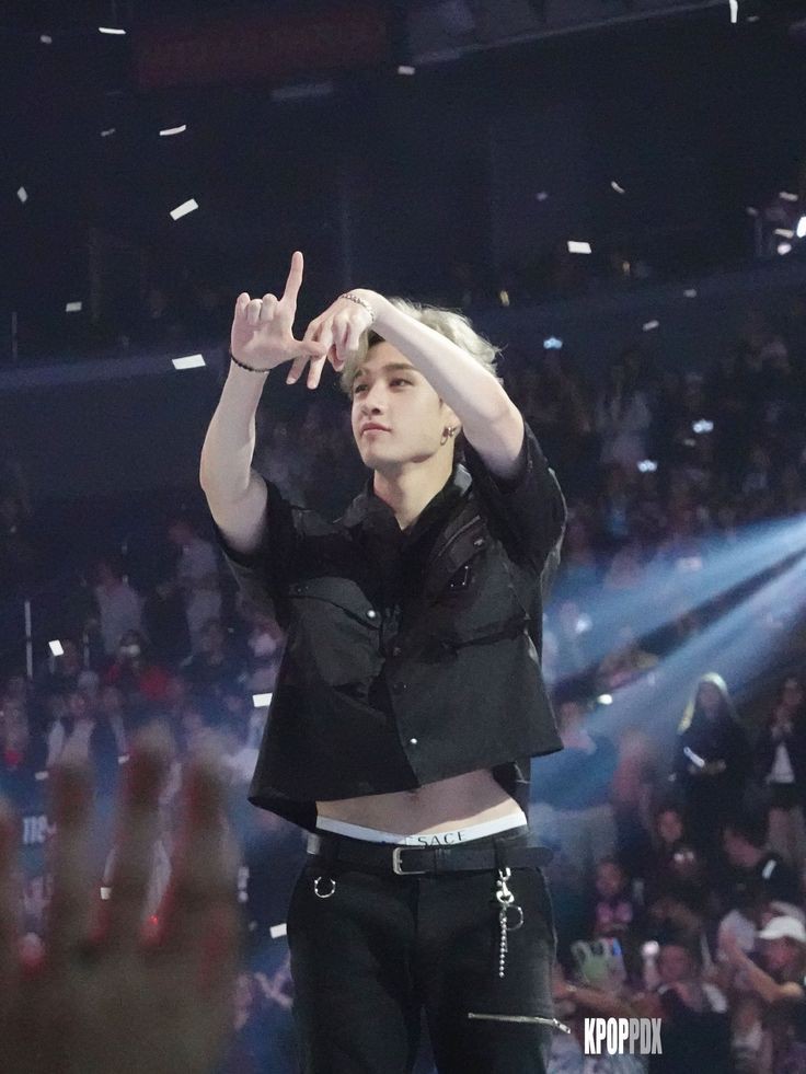 BangChan with his expensive underwears ; a most needed thread  #StrayKids  #BangChan