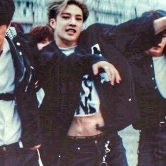 BangChan with his expensive underwears ; a most needed thread  #StrayKids  #BangChan