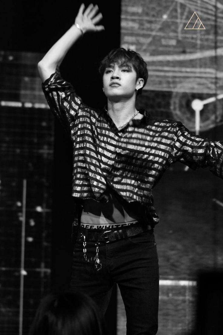 BangChan with his expensive underwears ; a most needed thread  #StrayKids  #BangChan