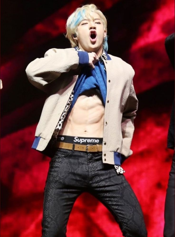 BangChan with his expensive underwears ; a most needed thread  #StrayKids  #BangChan