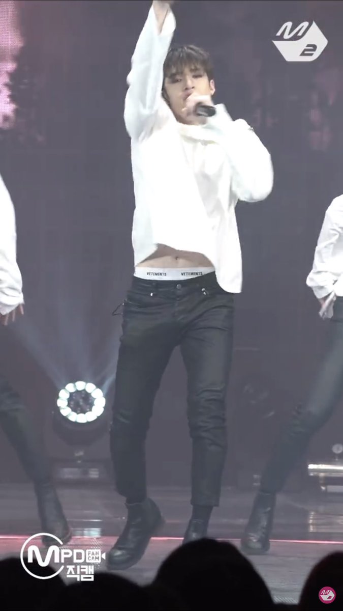 BangChan with his expensive underwears ; a most needed thread  #StrayKids  #BangChan