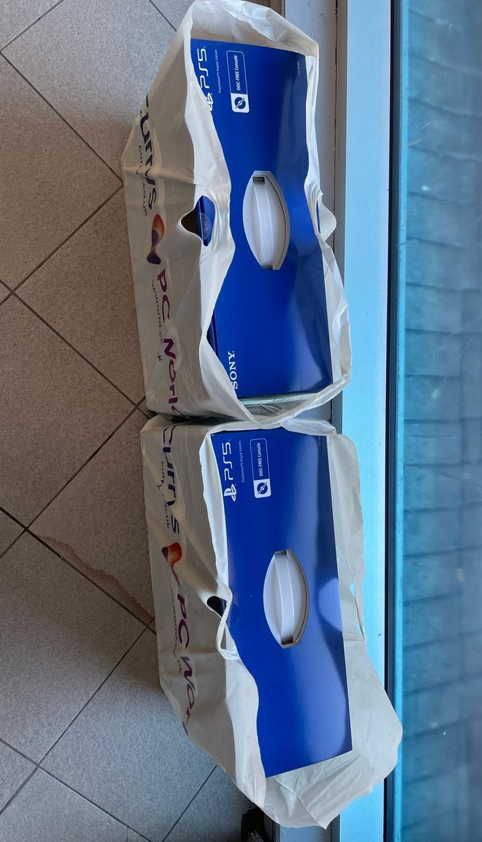 AniUTD's tweet photo. Got 2 PS5's, I am giving one away, like and RT to be entered. You have to be following me so I can DM you if you win!

#ps5uk #PS5 https://t.co/pezTcJQHqa