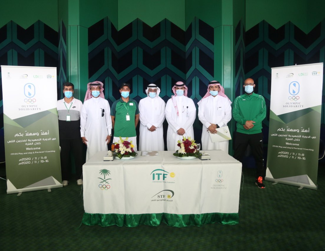 sauditenfed's tweet photo. أُختتمت اليوم الخميس 19 / 11 / 2020م دورة " Pre-level 1 Coaching Course " وذلك بحضور رئيس الاتحاد السعودي للتنس أ. محمد بن ناصر العجاجي والمدير التنفيذي للاتحاد د.فواز بن خيري الحكمي وممثل التضامن الأولمبي السعودي أ.ياسر الزهراني. https://t.co/Zw1MLTrHjL