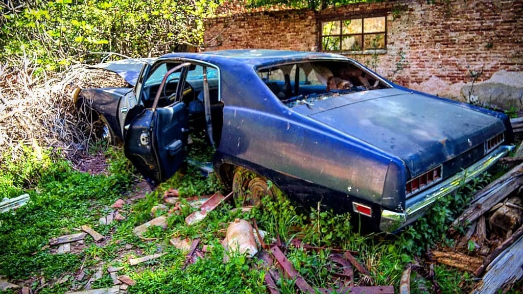 AyanHouse's tweet photo. The inside smelled like asphalt and desire, gasoline and dreams.” ❤�� Maggie Stiefvater
#oldcar #aband0n_all_h0pe #oldcars #tour_through_desolation #grime_lords #abandoned #abandonedplaces #abandon_seekers #abandonment_issues #pocket_abandoned #discarde… https://t.co/lRQh3EvP3l https://t.co/ZKSPNjHRgs