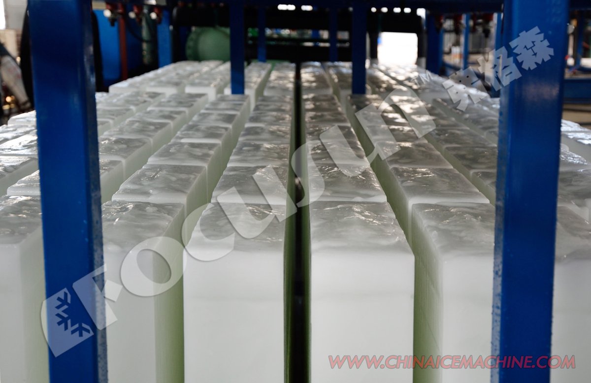 Focusun_Ice's tweet image. 10 tons of food-grade #blockice are just coming out of the machine! It's time to prepare your ice plant for the next summer! Please contact us by enquiry@focusun.com or WhatsApp wa.me/8618952652345 for our professional technical suggestions. #icemachine #blockicemachine
