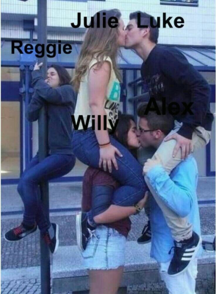 MissNynha's tweet photo. Só acho que o #Reggie pode beijar a bailarina do #JeremyShada. Rs #JulieandthePhantoms https://t.co/C4mJJnaIbg