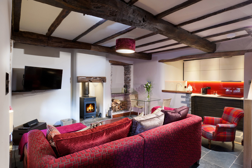 LushCottages's tweet photo. We love getting cosy around the wood-burning stove at the Curious Orange 😍 

Book your stay with us today: https://t.co/ot8LuQOmOf https://t.co/yIv5Vnk2Rv