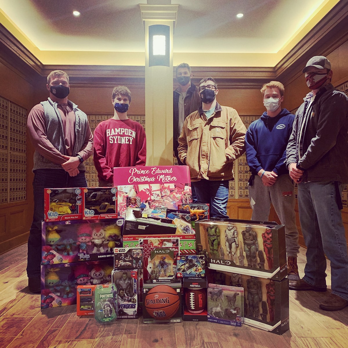 SydneyServe's tweet photo. Thank you Theta Chi for your generous donation to the Prince Edward Christmas Mother!  Today is the last day H-SC will be taking donations, but this Saturday at the Farmer's Market behind Caryn's bridals from 10am-2pm, they will be holding a Stuff The Truck event! https://t.co/eCGaZigaP5