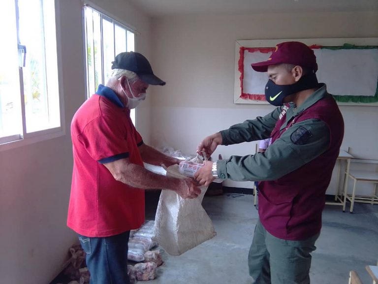 MercalOficial's tweet photo. Familias tachirenses de las Bases de Misiones Socialista reciben proteína animal 
.
Más detalles 👉https://t.co/xGZS3LVEwL 
#CLAPEnVanguardia https://t.co/h5TkCpL4oP