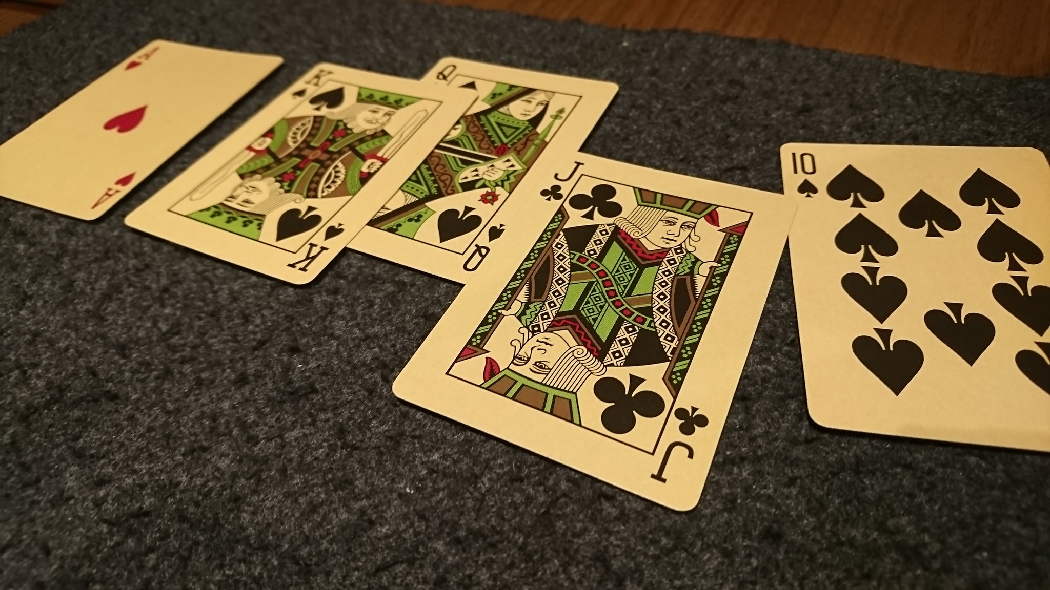 フリードマン２ ボドゲ 本日のキタカフェ３つの出来事 １つ トランプゲーム会であった ２つ ハーツ ナポレオン テキサスホールデムをプレイした ３つ Bicycleのトランプの使いやすさに感動した トランプの遊び方は無限大 皆さんもやりましょう