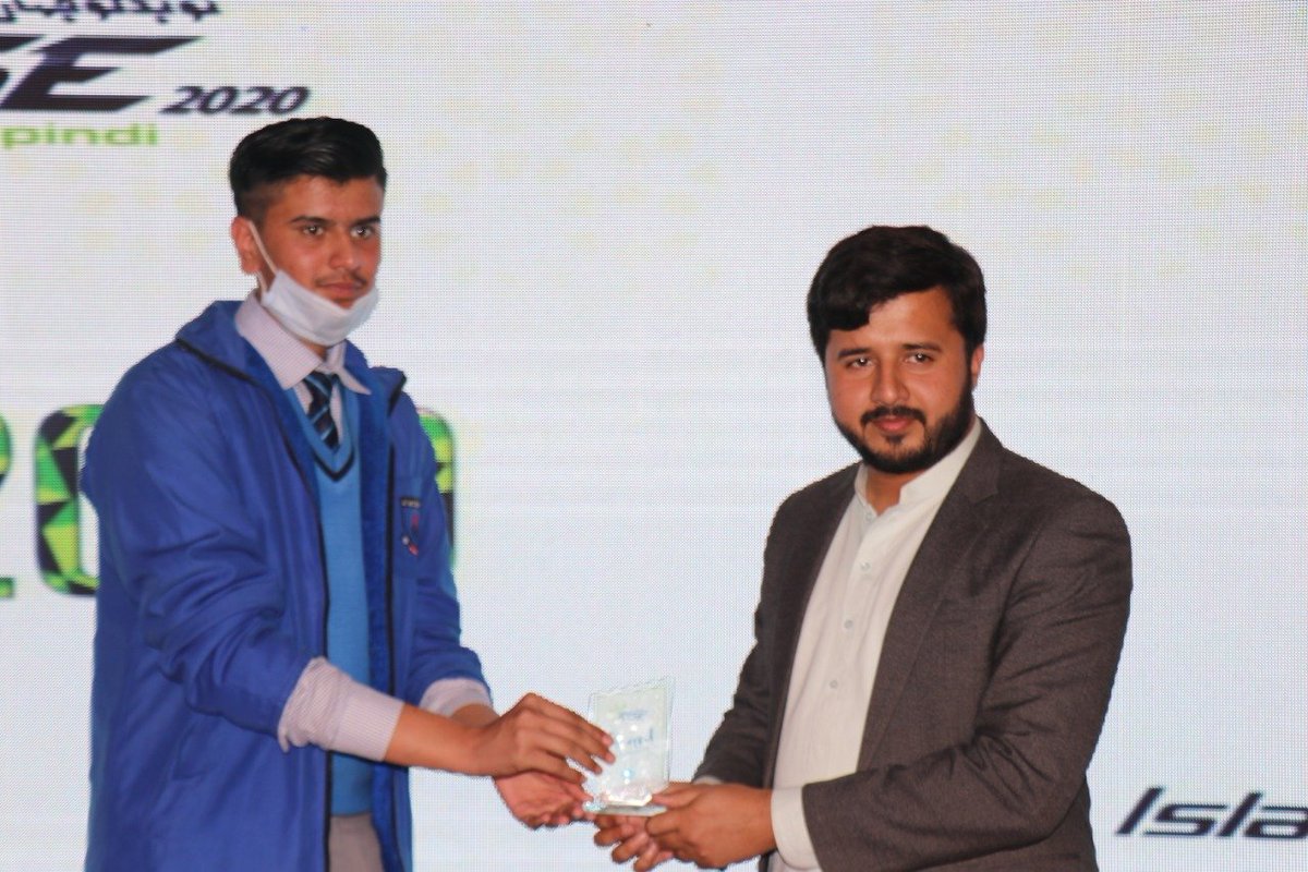 UrSRMD's tweet photo. More than 1500 students are awarded in RISE expo. Jamat encourages students to play their role in development of Pakistan. 
#Rise_ByJamiat https://t.co/fnIqNmC55y