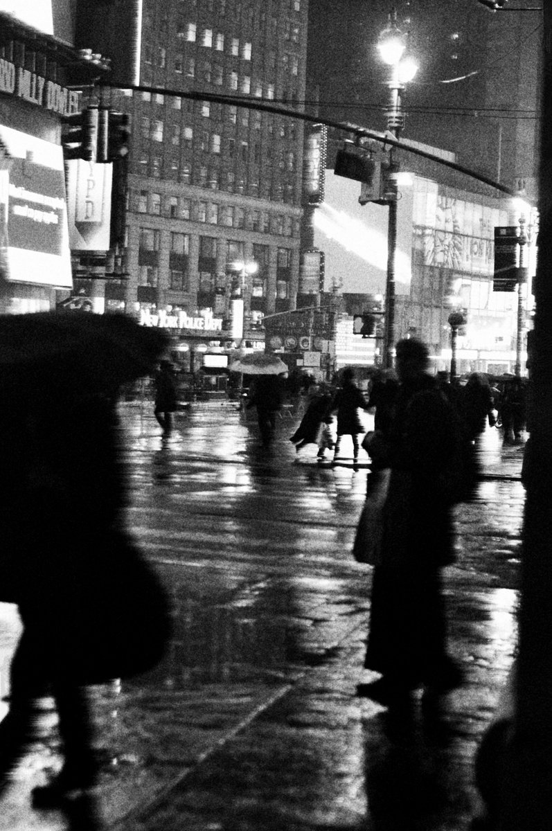 FabiollaLou's tweet photo. Eyes shut
https://t.co/AbFztHDz35

#nyc #newyork #rainy #cityscape #fineartphotography #photography #shopfineart #empowerartists #blackandwhitephotography #photographylovers #blur #gritty #oldstreets #ancientstreets #bnwphotography #blackandwhitephoto https://t.co/Ss1uy0ofaX