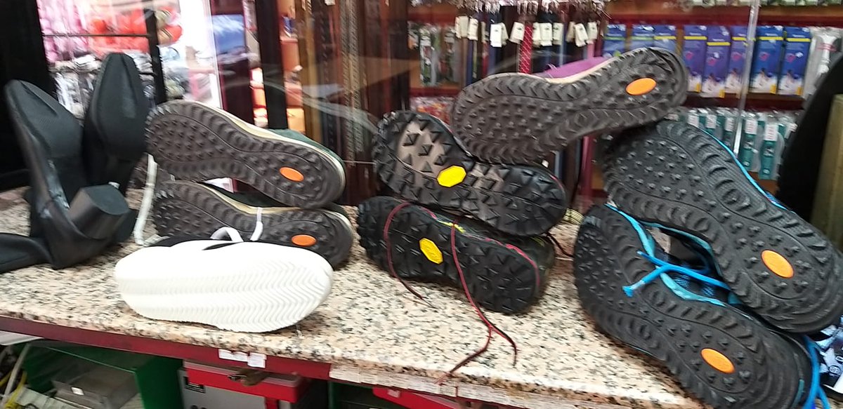 CastillaZapa's tweet image. 👞 El calzado de nuestros clientes sabe que llega el invierno!!! ❄