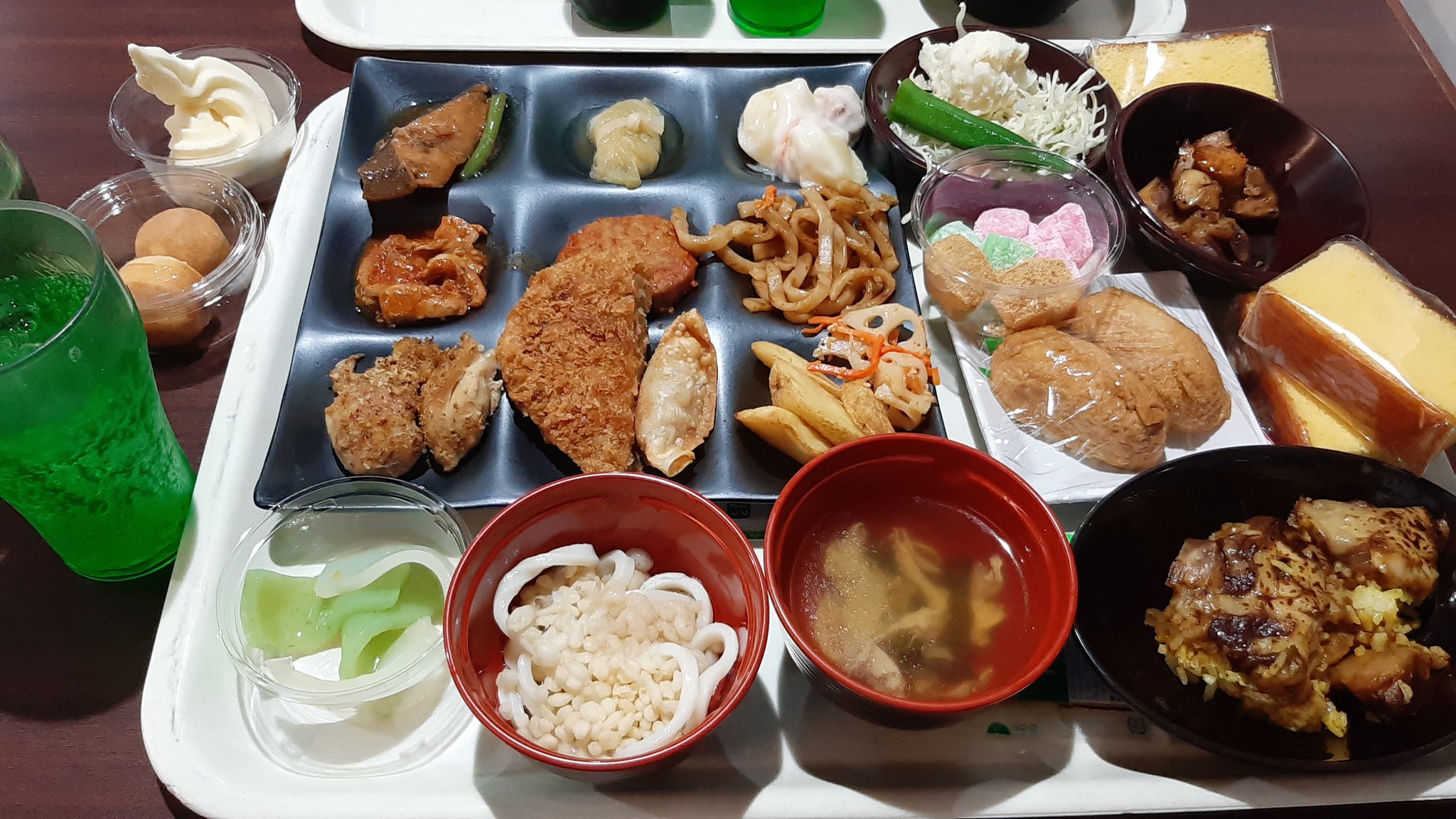 توییتر たぬきねこ در توییتر 名門大洋フェリー フェリーきたきゅうしゅう での夕飯 バイキングスタイルに戻りました T Co Ttpyfvb59p