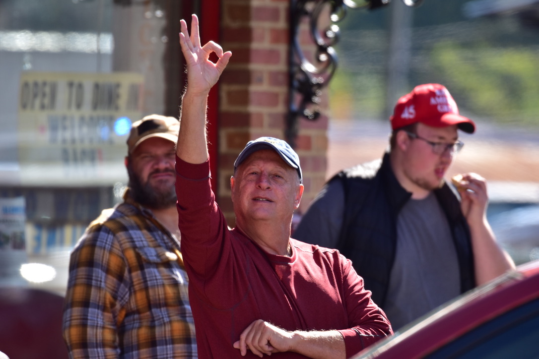 This is the same Graham march where law enforcement told Confederates to keep a distance so they'd be "ok" when the pepper-spray came out.