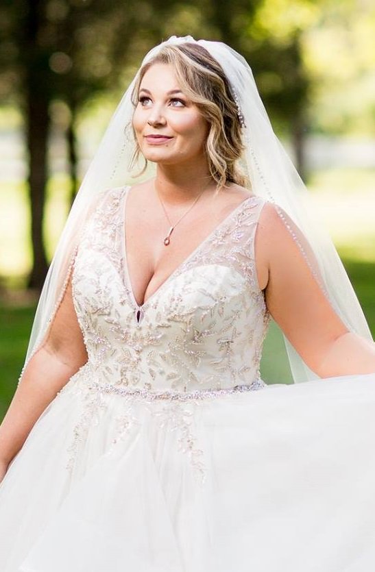 here& #39;s some pictures from our wedding about 2 years ago. we got married after my junior year. as you can see, i was kinda big but honestly it was happy weight and he would tell me that he loved me regardless. then all of a sudden, his entire mentality changed during senior year.