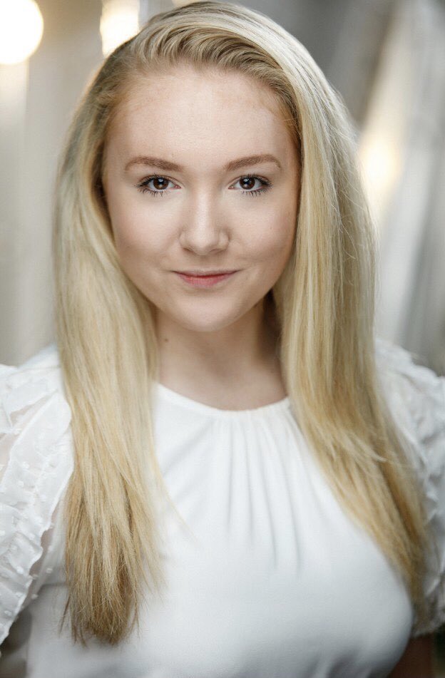 Thank you Adam Hills Photography for these beautiful headshots of our 3rd years...

@shannon54719098 <a href="/Jutsyh/">でしべる</a> &amp; <a href="/CookeLolly/">lolly cooke</a> ❤️