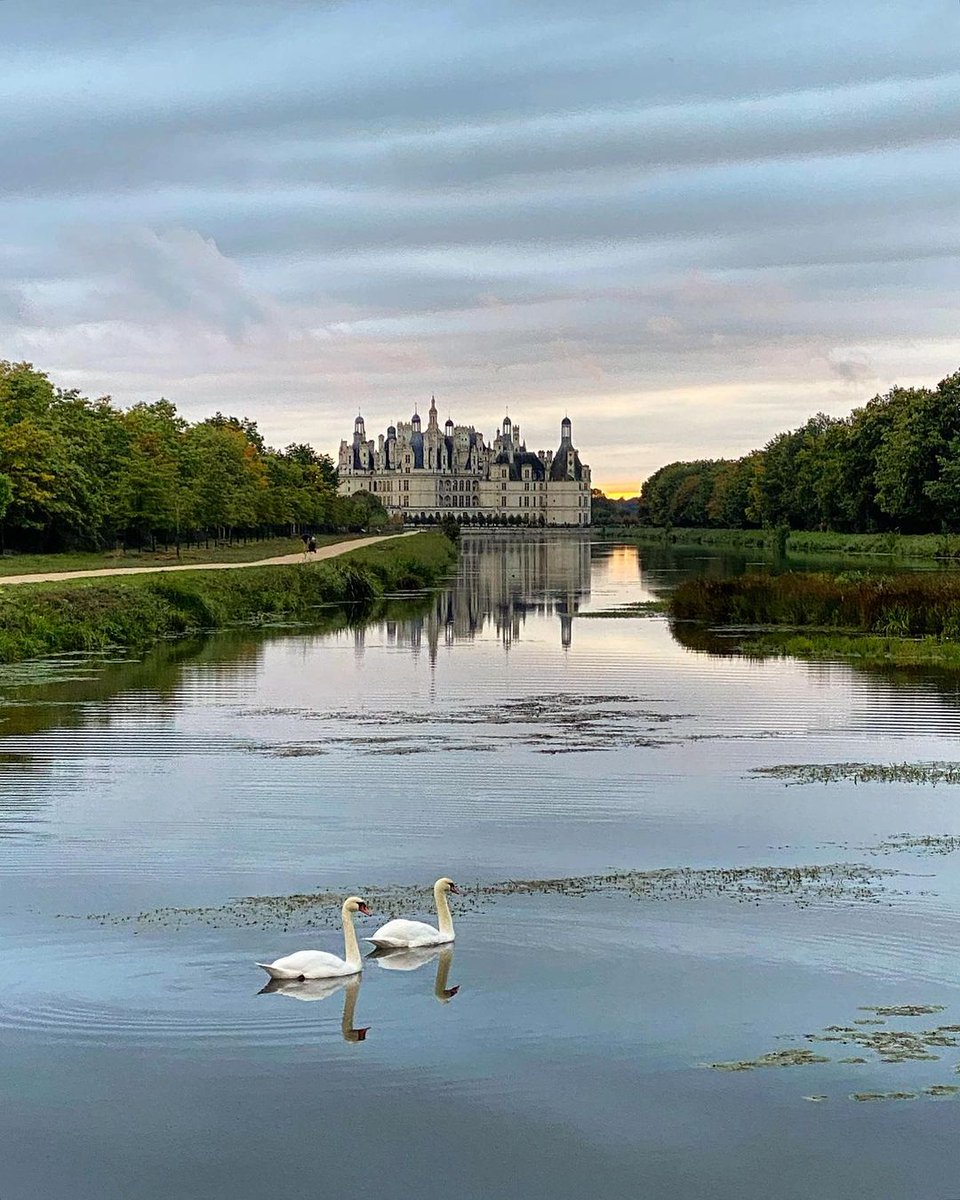 À partir du 17 décembre, embarquez pour un voyage de rêve, à seulement deux heures de Paris.
relaisdechambord.com

#RelaisDeChambord #Chambord
📷 @dreuxvalou
