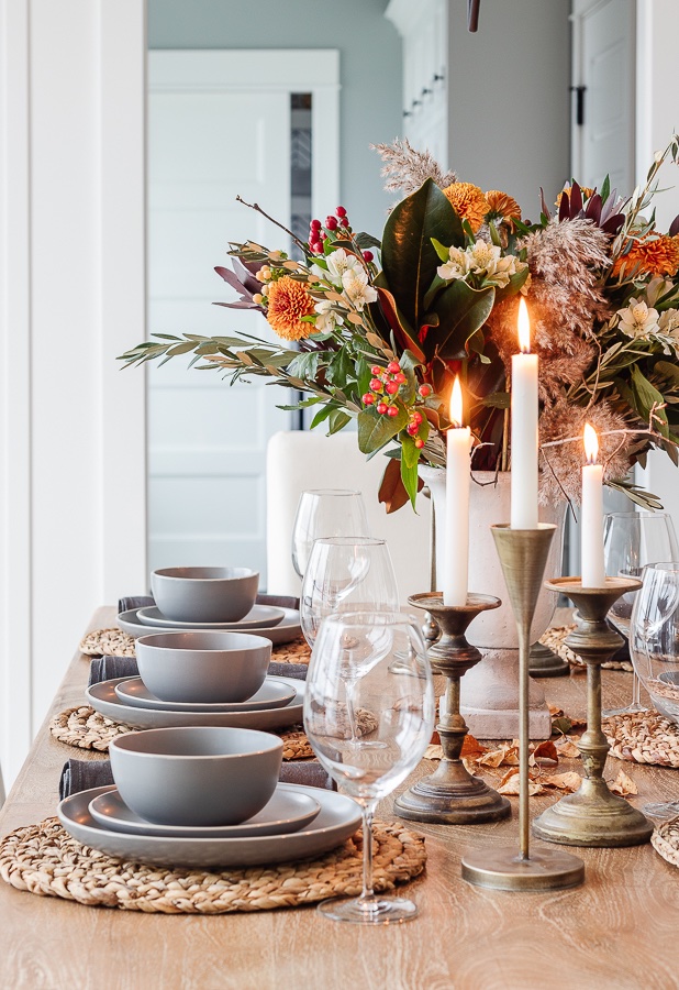 Even though Thanksgiving will look a little different this year, I still want to make things feel festive! Sharing a simple Thanksgiving table on the blog today featuring some favorite finds from <a href="/HomeDepot/">The Home Depot</a> #ad #TheHomeDepot rstyle.me/+Zj8Z662gXGNyF…