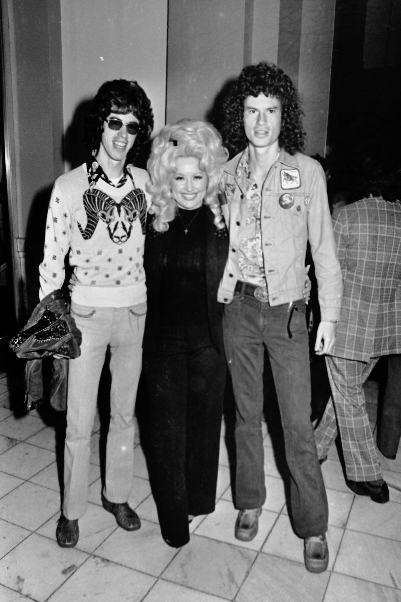 CapricornMacon's tweet photo. #TBT to when Capricorn artists #JackHall and #JimmyHall of #WetWillie met #DollyParton. #MercerAtCapricorn https://t.co/HT3McK2dwx