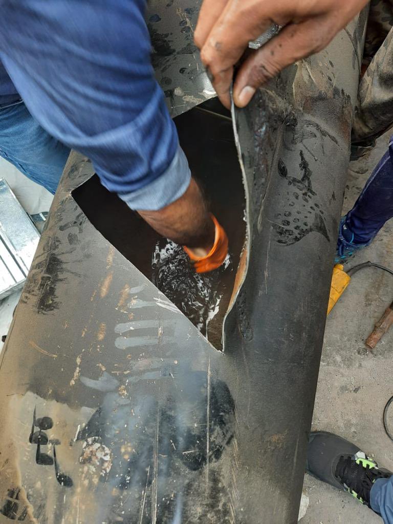 cbic_india's tweet image. DRI, Delhi intercepted 2 trucks today suspected of carrying gold smuggled into India through Indo-Myanmar border &amp;amp; seized 400 gold bars weighing 66.4 kgs valued at Rs. 35 crores. The gold was concealed in fuel tanks of trucks &amp;amp; destined for Punjab. 5 persons being examined.
