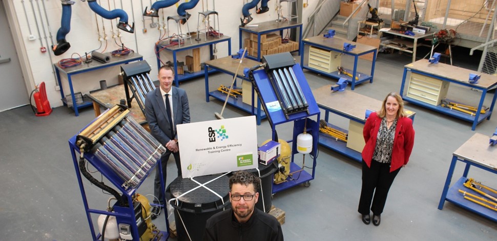 FVCollege's tweet photo. . @ESPScotland has revealed plans to establish nine #Renewable &amp; #Energy Efficiency Training Centres in Scottish colleges - following a £500,000 funding boost from @SPEnergyNetwork and their #GreenEconomyFund
Read the full story ➡️https://t.co/hHZyFntUdH https://t.co/54Lmk4Jxfq