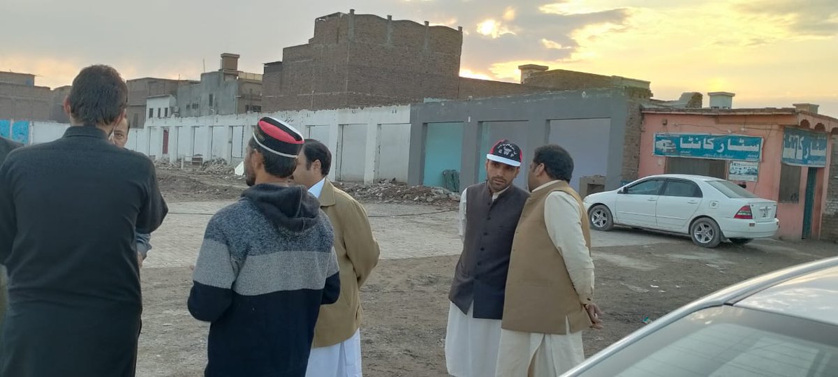 QWP_PK's tweet photo. صوبائی چیئرمین سکندر حیات خان شیرپاؤ کا پی ڈی ایم 22 نومبر پشاور جلسہ گاہ دورہ ، رنگ روڈ، پارٹی کیمپ ایریا و جلسہ کی دیگر تیاروں کا جائزہ
یوتھ صوبائی چیف آرگنائزر قاضی اسد، بلال محمدزئی، سٹی چیئرمین ملک عدیل بھی ہمراہ 
#QWP 
#PDMPeshawarJalsa https://t.co/uhSD6QJxO1