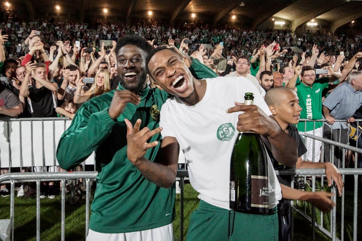Be_BasketFr's tweet photo. 💬 [Interview] Plongée au cœur du doublé du Limoges CSP, en 2014/15, en compagnie du pistolero Jamar Smith.
👉 "Quand je repense à Beaublanc, ça me donne encore la chair de poule. C'était une saison unique."
➡️ https://t.co/0QWvvGmPQF https://t.co/mBiWPuBib6