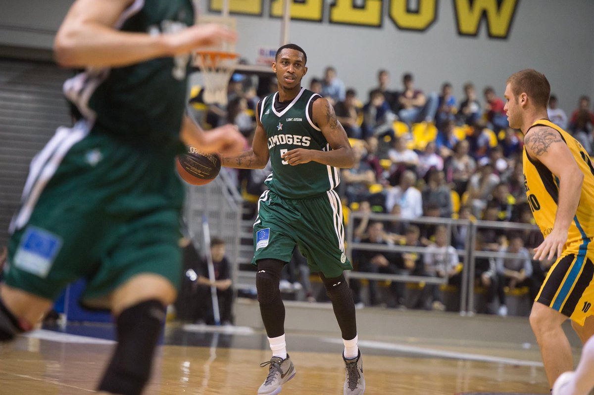 Be_BasketFr's tweet photo. 💬 [Interview] Plongée au cœur du doublé du Limoges CSP, en 2014/15, en compagnie du pistolero Jamar Smith.
👉 "Quand je repense à Beaublanc, ça me donne encore la chair de poule. C'était une saison unique."
➡️ https://t.co/0QWvvGmPQF https://t.co/mBiWPuBib6